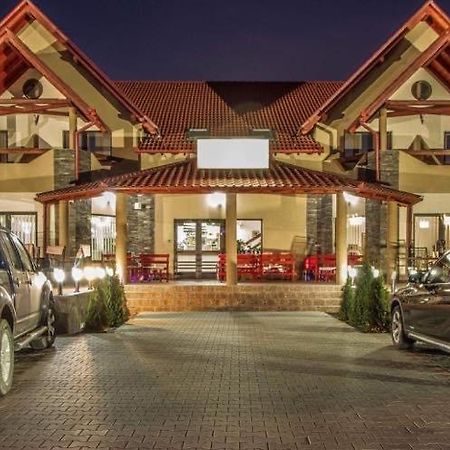 Aranykakas Etterem Es Panzio Bed and Breakfast Sîndominic Eksteriør billede