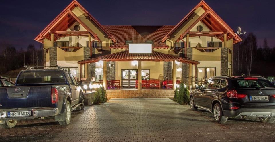 Aranykakas Etterem Es Panzio Bed and Breakfast Sîndominic Eksteriør billede