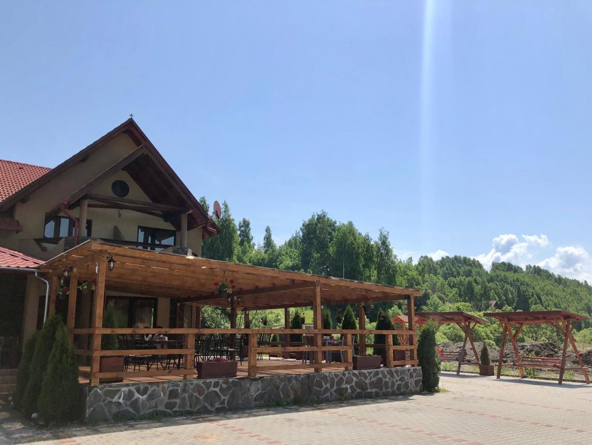 Aranykakas Etterem Es Panzio Bed and Breakfast Sîndominic Eksteriør billede